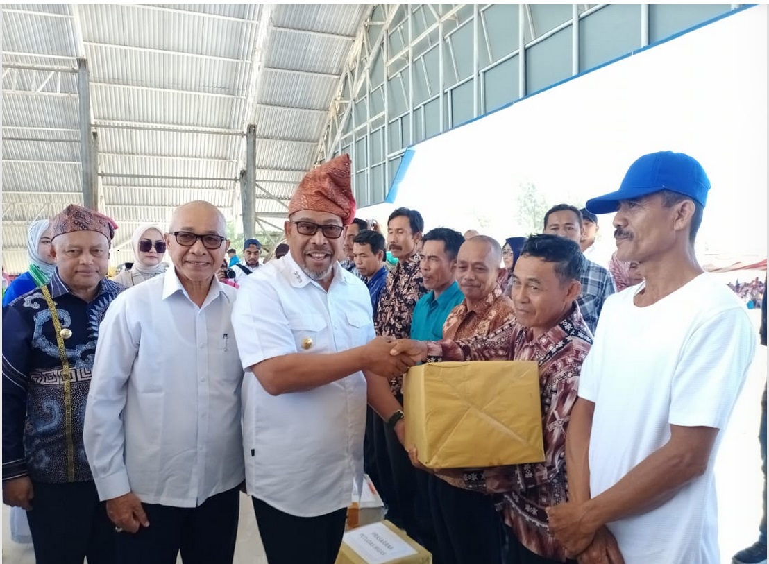 KUNJUNGAN GUBERNUR